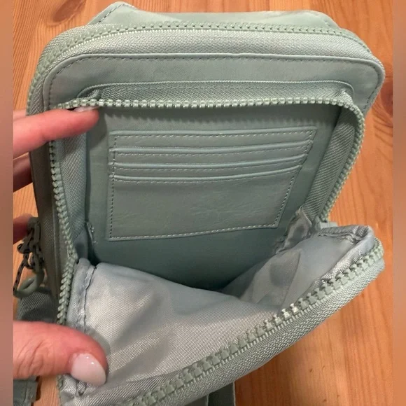 NWOT BÉIS ‘The Sport Sling’ Crossbody in Slate - Picture 6 of 7